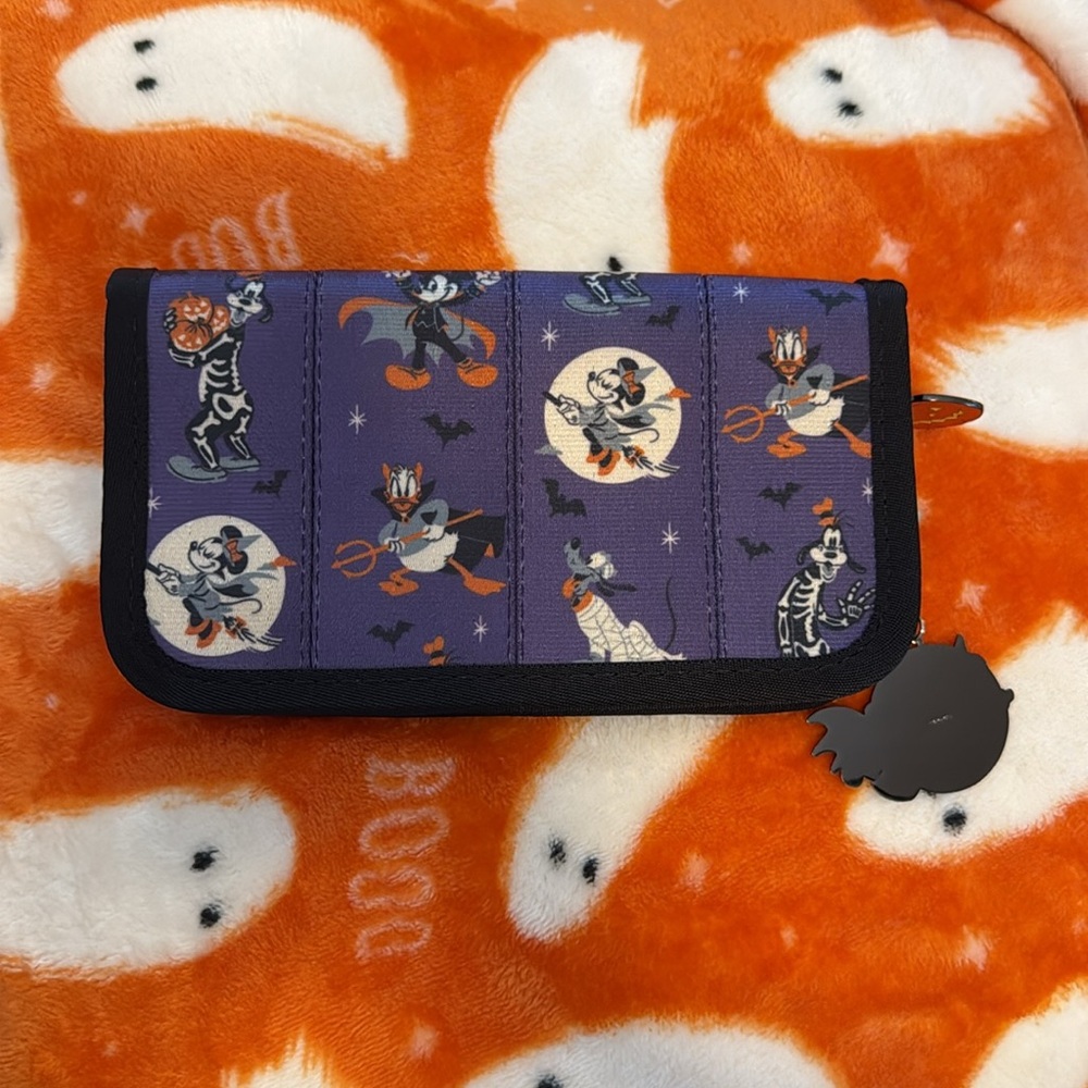 Disney Harvey’s Halloween Wallet with Mickey and Friends - Picture 2 of 8